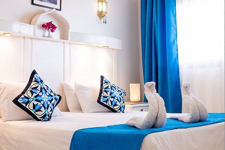 Shared Superior Twin Sea View Room