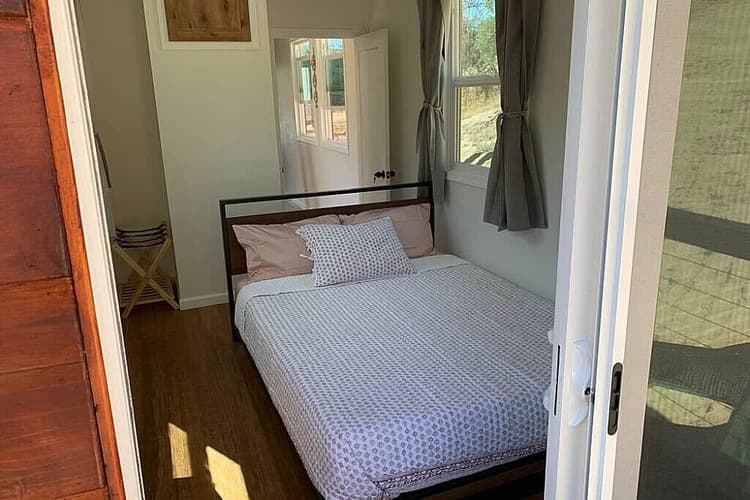 Forest Sage Queen: Single (with Shared Bathroom)